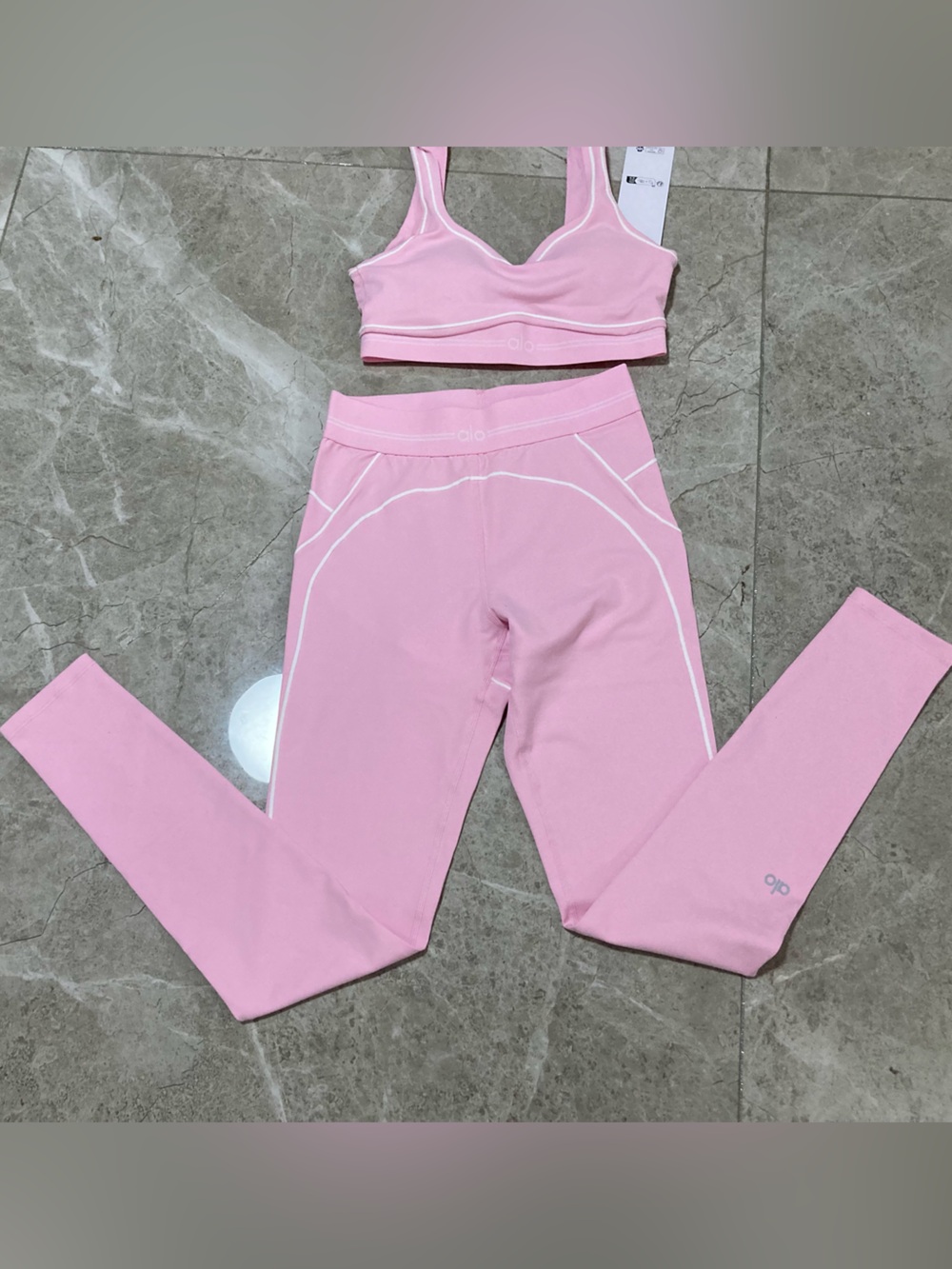 ALO Yoga Light Pink Seamless Leggings & Crop Bra Set - Picture 4 of 5